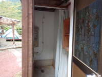 露天風呂入口横にあるシャワー室の画像25